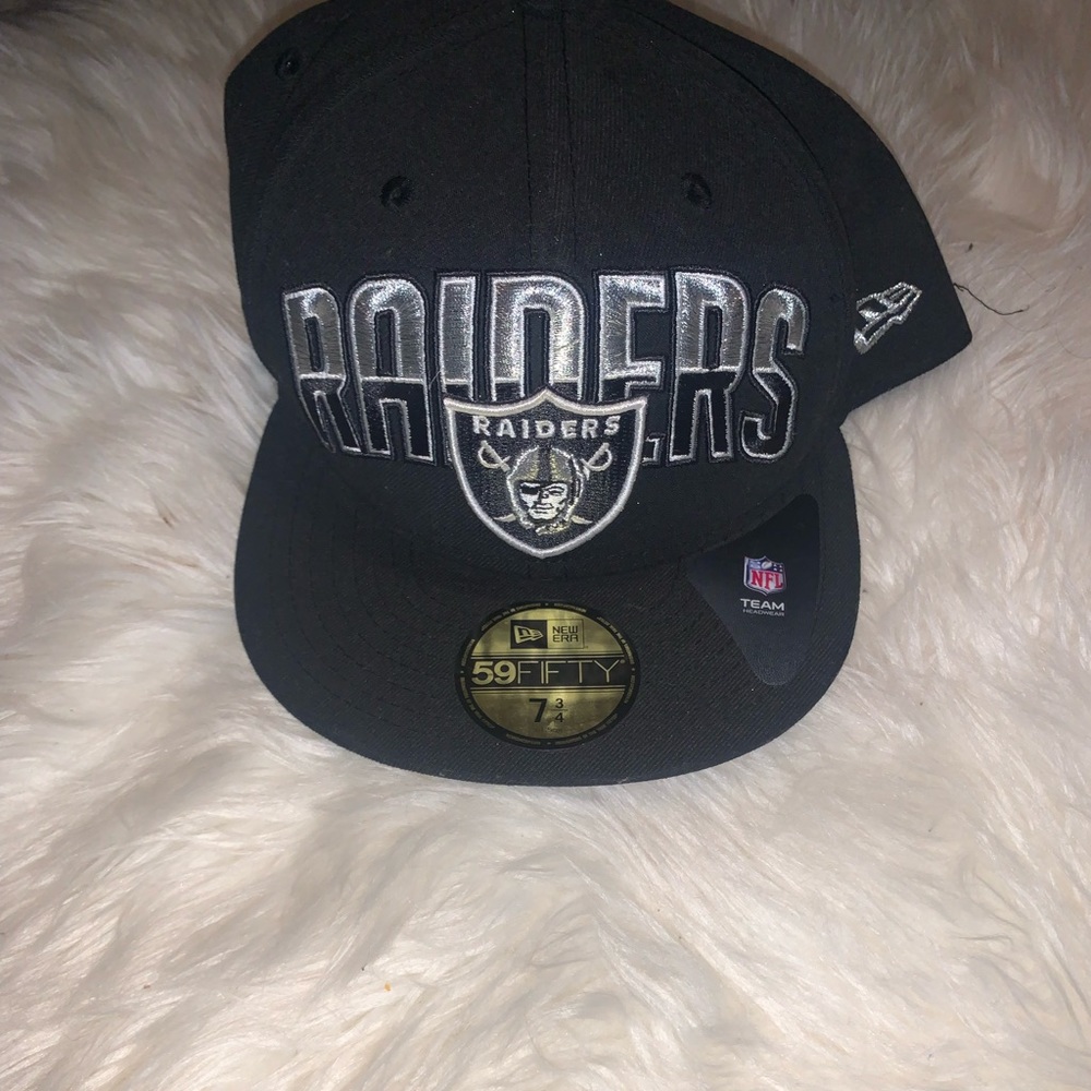 Oakland Raiders hat. Size 7 3/4